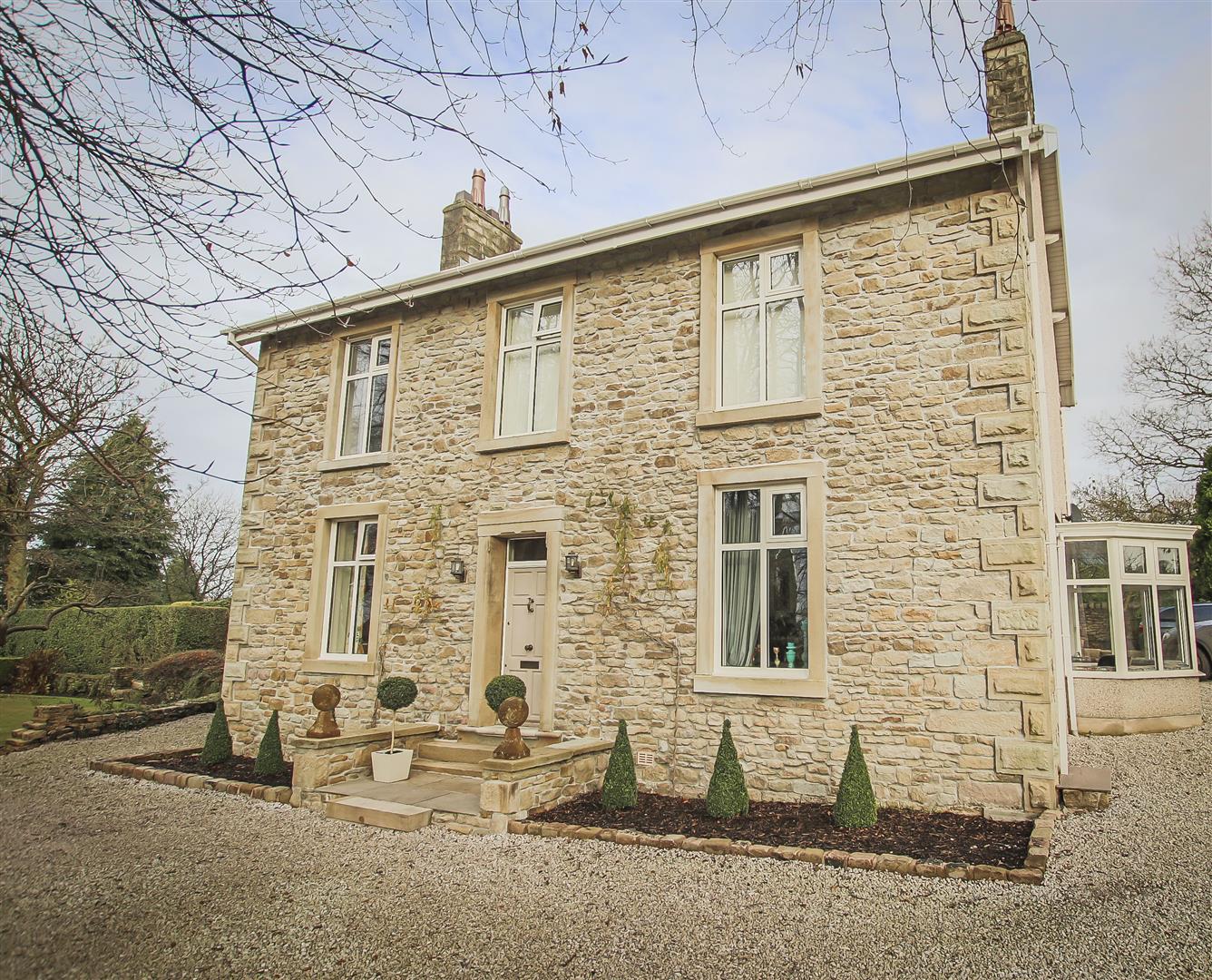 5 Bed Detached House For Sale - Main Image